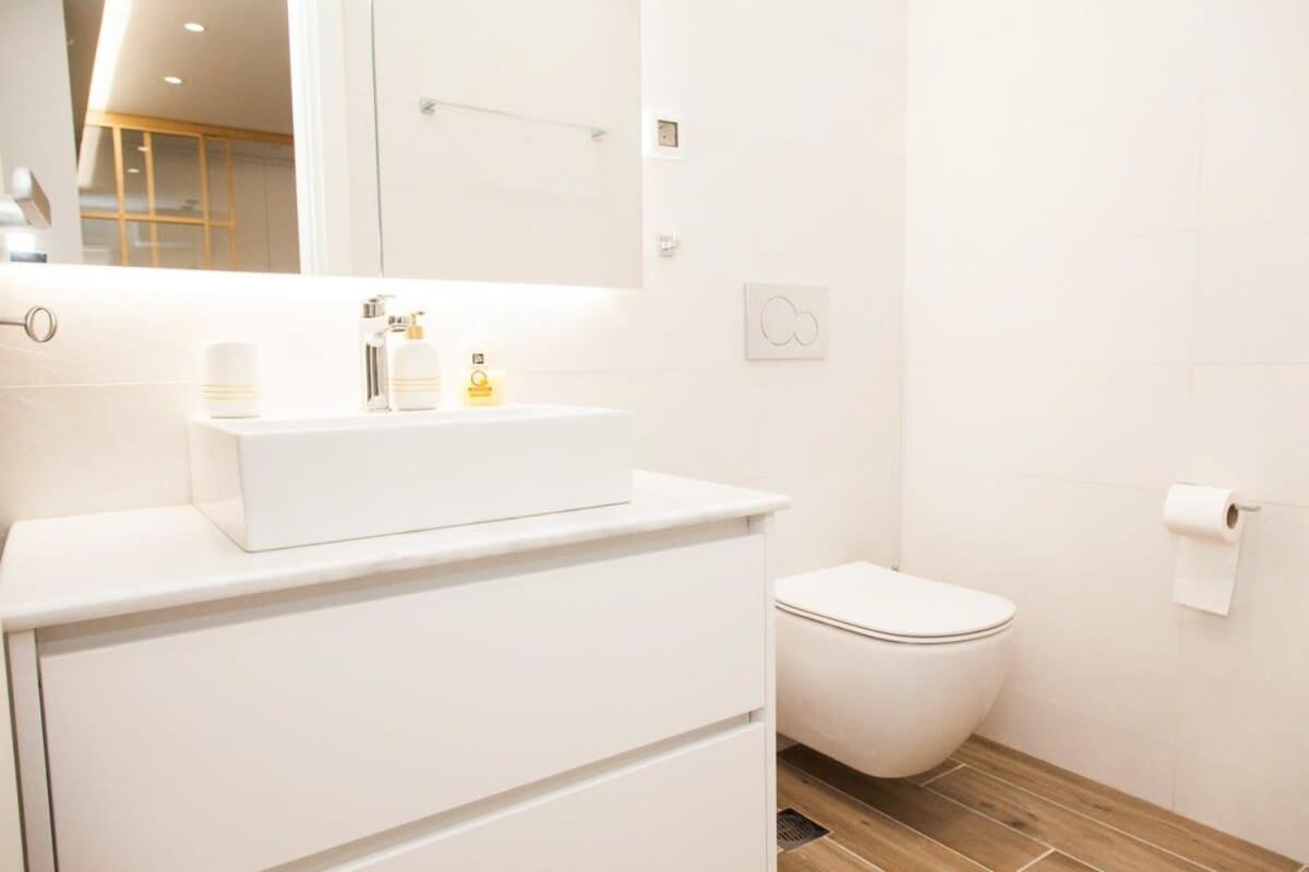 Comfortable 2 Bd Apt Near Sintagma Square Афіни Екстер'єр фото